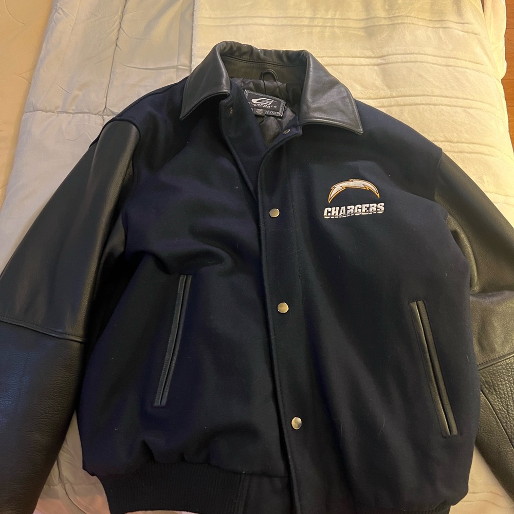 Chargers team bomber